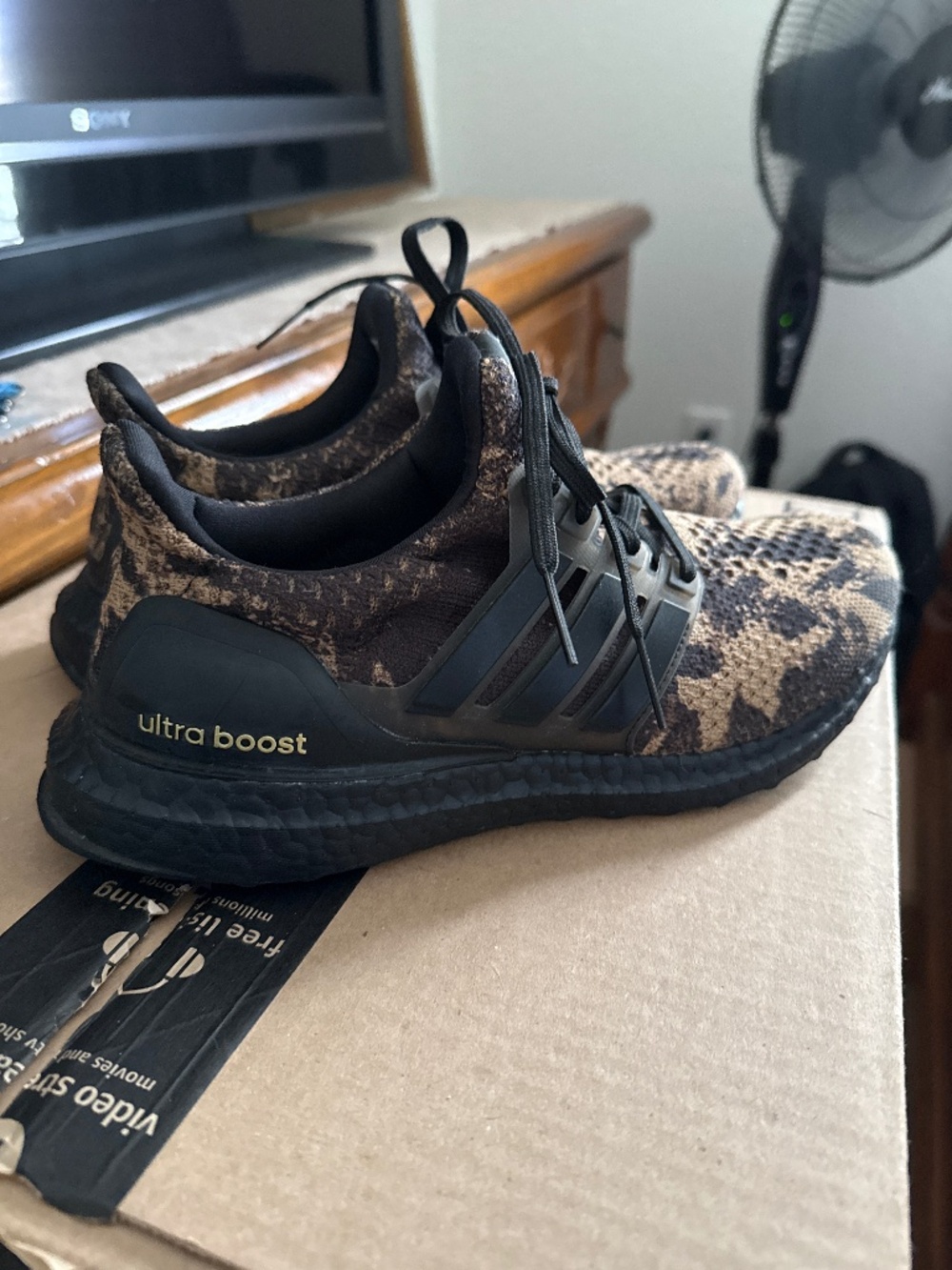 adidas Ultra Boost 5.0 DNA Bleach Dye Pack Cardboard